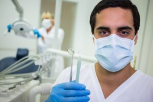 Read more about the article 5 Signs You Need to Visit a Dentist Immediately